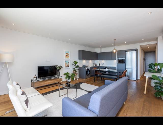 1 BEDROOM APARTMENT SOLD IN SEA POINT